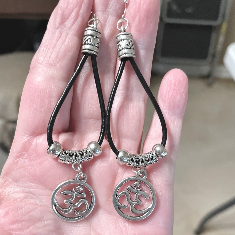 Leather and silver earrings